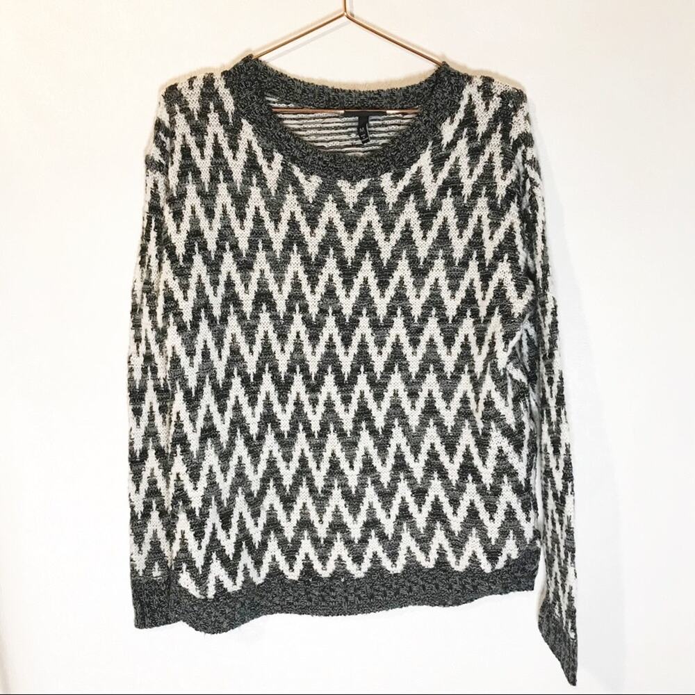 Allison Brittney chevron sweater size medium